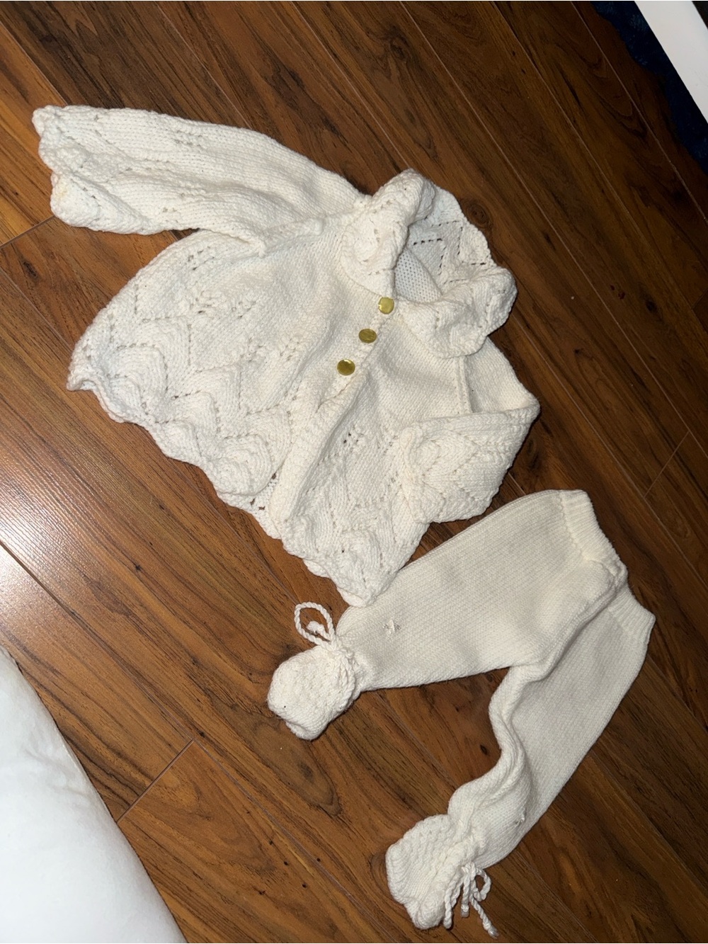 3-6m Vintage Hand-Knit Cream Baby Cardigan and Pants Set white